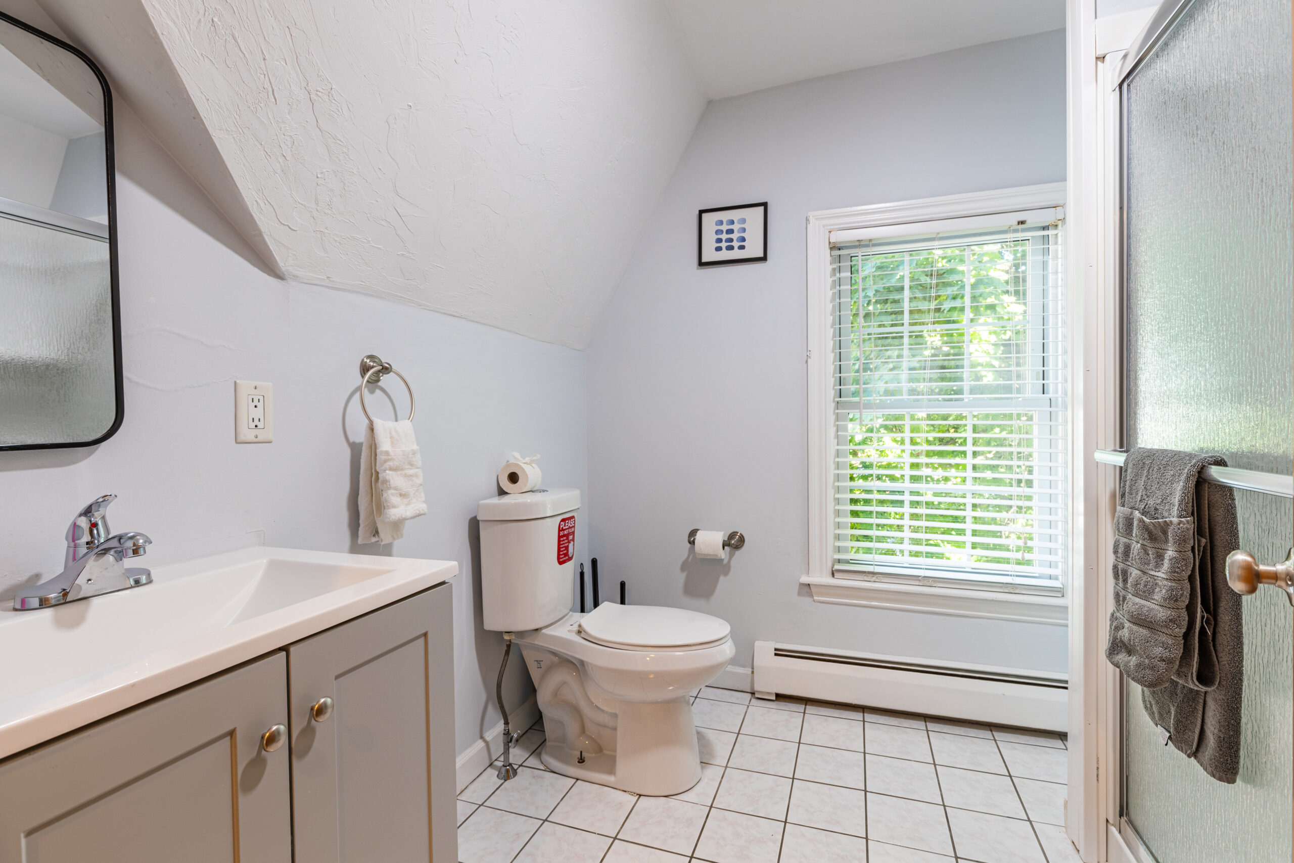 22_Bathroom2